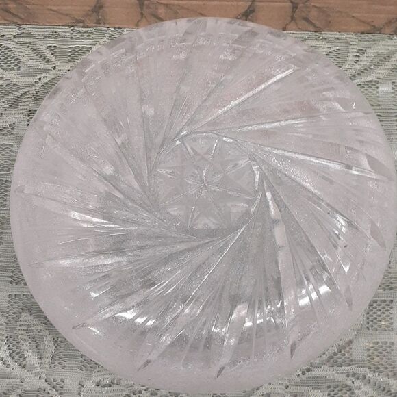Elegant Heavy Cut Glass sawtooth rim 7" Bowl Pinwheel & Star of David Center - Picture 4 of 6